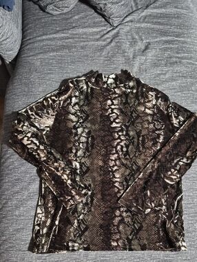 Vintage Novelty Plus Inc. Brown & Black Mock Neck Snake-Print Long Sleeve Top